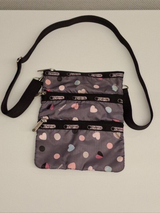 Lesportsac Handbags - LESPORTSAC Hearts Crossbody Bag